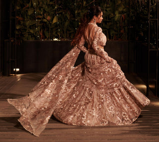 Beige embroidered hitch lehenga set with attached drape dupatta