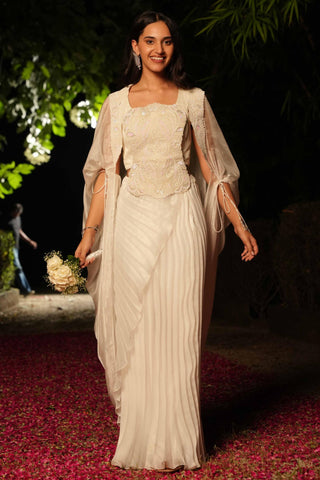 Ivory dil se zaraa cape set