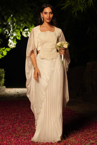 Ivory dil se zaraa cape set