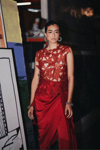 Red fahrenheit draped trousers