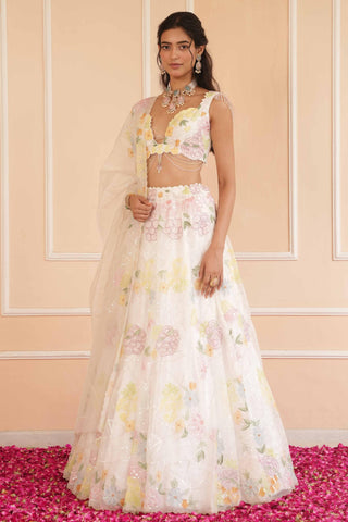 Ivory dil se avira lehenga
