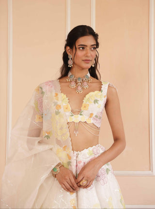 Ivory dil se avira lehenga