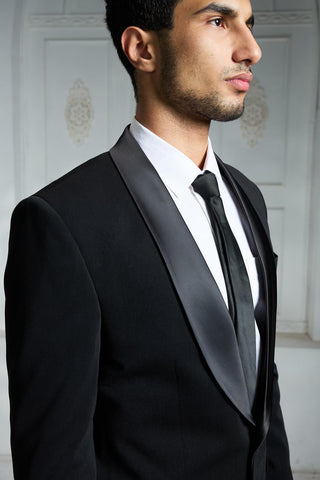 Black satin solid blazer