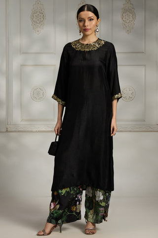 Black neckline embellished tunic