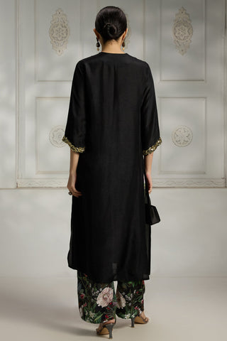 Black neckline embellished tunic