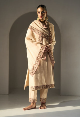 Cream pavit kurta set