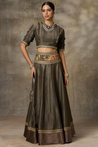 Gray solid top and skirt set