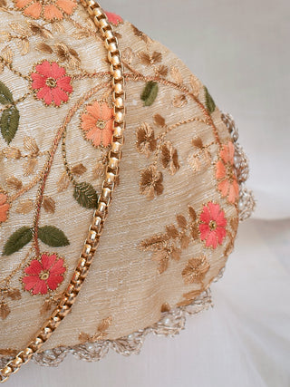 Beige floral creeper vintage purse