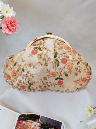 Beige floral creeper vintage purse