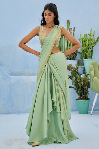 Pre Drape Saree Indian Wedding - Green Haseen Saree by Chamee & Palak