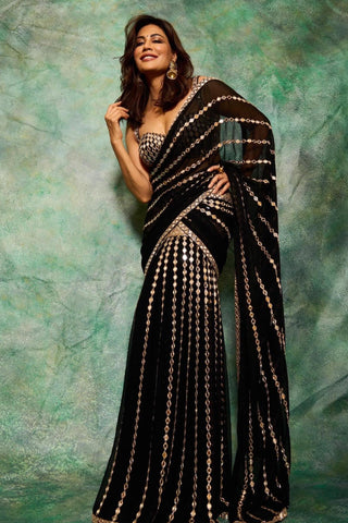 Pre-Draped Saree for Wedding Reception – Black Jug Mug by Vvani By Vani Vats