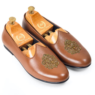 Tan brown royal crest leather juttis