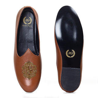 Tan brown royal crest leather juttis