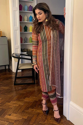 Straight Kurta for Festive – Green Gota Round Neck by Vvani By Vani Vats