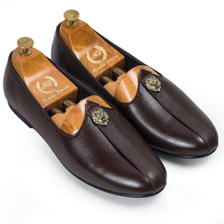 Brown pasha signature lion buckle leather juttis
