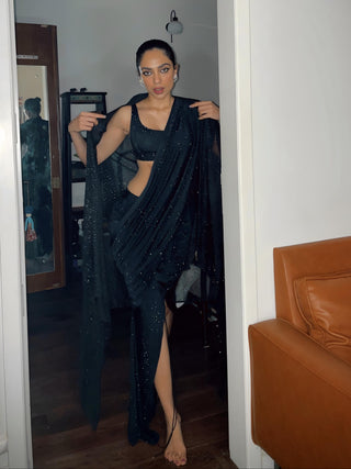 Black luna slit saree with cape