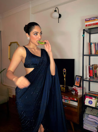 Black luna slit saree with cape