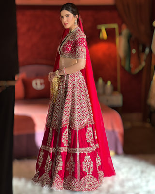 Red rani safarnama lehenga set