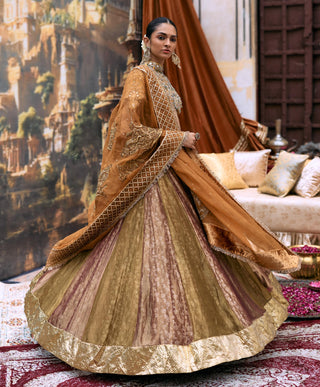 Lehenga with Corset Indian Wedding – Gold Pravarnika Ensemble by Itrh
