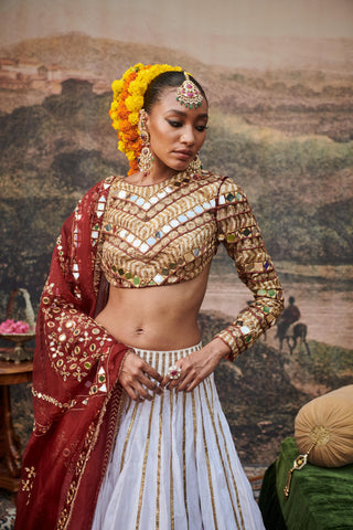 Red surkh naach lehenga