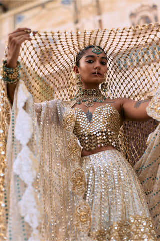 Lehenga set Indian Wedding – Ivory Rajbaraat Sheeshya Veil by Itrh