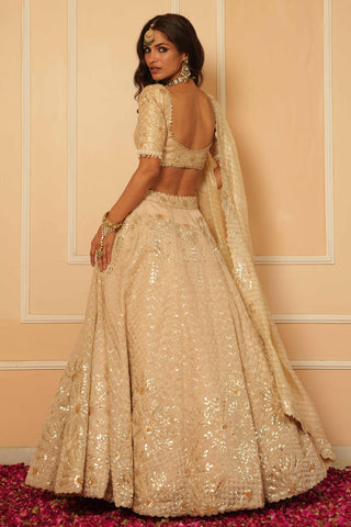 White dil se bridal zardosi lehenga
