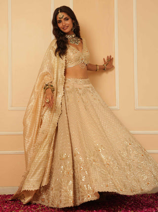 White dil se bridal zardosi lehenga