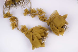 Pink maharani haar-inspired kundan potli