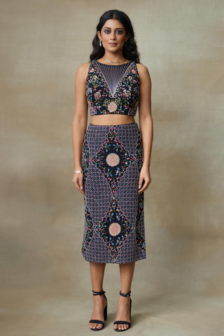 Co-ord Set Contemporary Wear – Black Kestrel Short Synced by Shasha Gaba