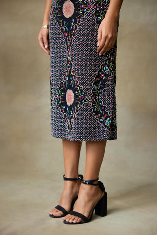 Co-ord Set Contemporary Wear – Black Kestrel Short Synced by Shasha Gaba