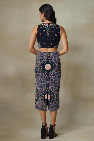 Co-ord Set Contemporary Wear – Black Kestrel Short Synced by Shasha Gaba