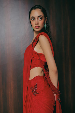 Red saree set - Indian Wedding - Roman Motif Saree by The Little Black Bow