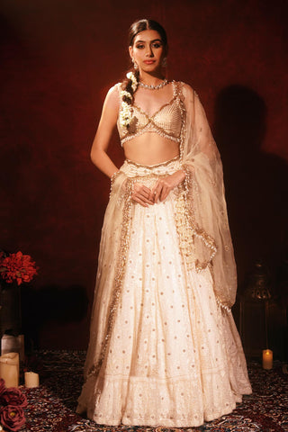Lucknowi lehenga set for Indian Wedding – Ethereal Ivory Threads by Archana Kochhar