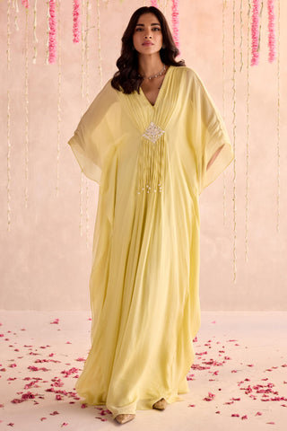 Yellow levy under bloom kaftan