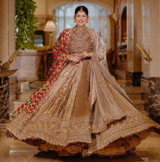 Lehenga Set Indian Wedding - Gold swarnali bridal by Itrh