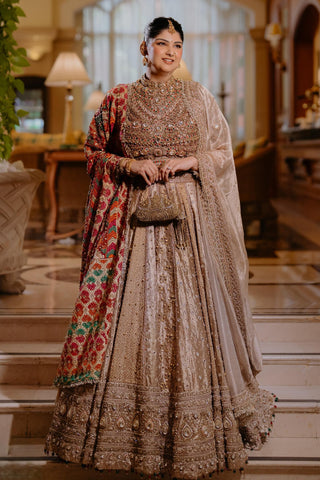 Lehenga Set Indian Wedding - Gold swarnali bridal by Itrh