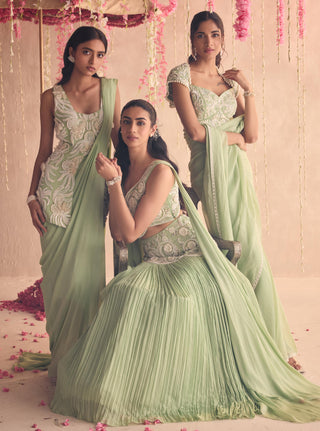 Green daisy under bloom concept saree