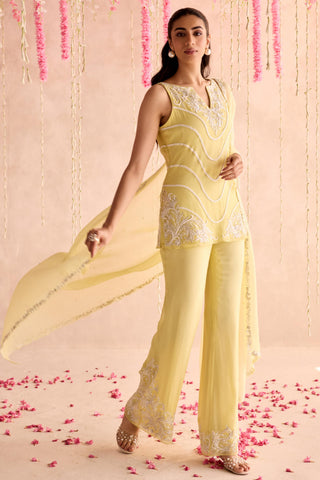 Yellow carnation under bloom kurta set