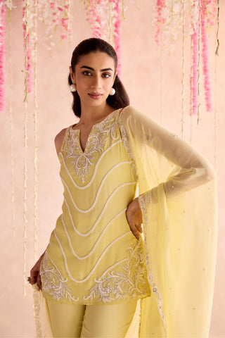Yellow carnation under bloom kurta set