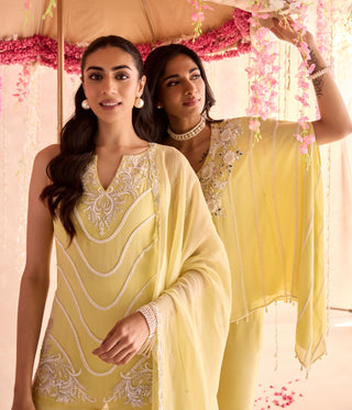 Yellow fleur under bloom kaftan set