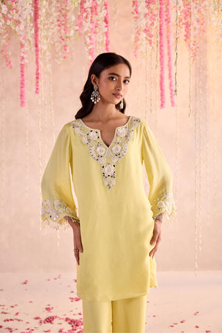 Yellow sunflower under bloom kurta set