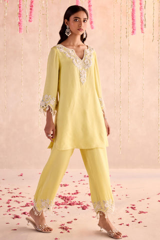 Yellow sunflower under bloom kurta set