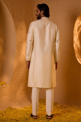 Kurta Set for Indian Wedding – White Varunesh by Shreyansh Designs