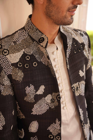 Black dil se sajj zardosi achakan