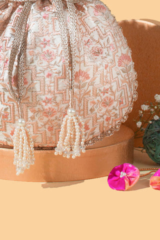 Off-white mogra scallop potli