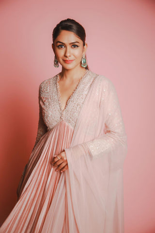 Pink sway icon anarkali
