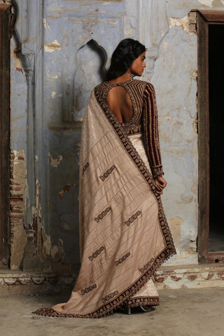 Pink nihaar woven saree set by Nitika Gujral at Mrs. G
