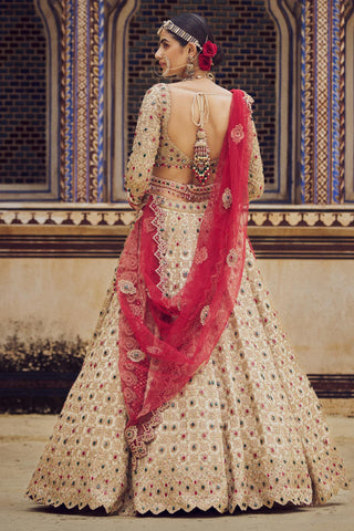 Lehenga set for Indian Wedding – Golden Kashish by Nitika Gujral