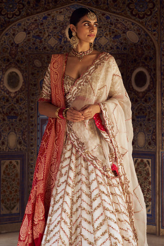 Lehenga set for Indian Wedding – Ivory Kashish by Nitika Gujral