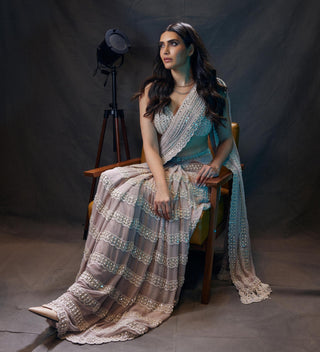 Saree for Wedding Ceremony – Pink Piroi Chandelier Pearl Drop by Vvani By Vani Vats